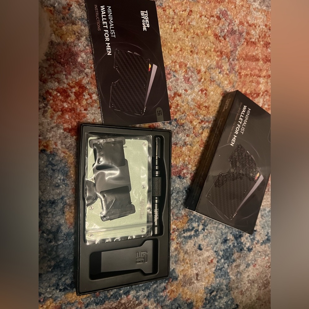 Minimalist wallet for men